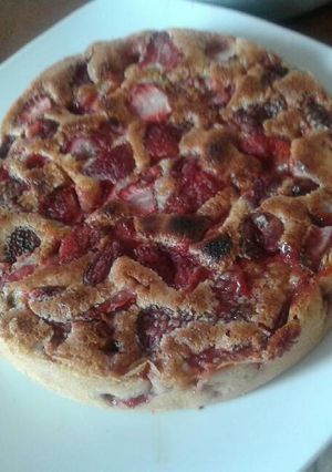 Una foto de Torta de frutilla🍰