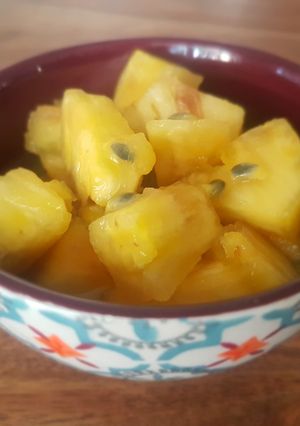 Une photo de Salade de fruits exotiques au rhum et à la vanille