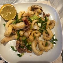 A picture of Salt and pepper squid.