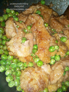 A picture of Beef and Peas.