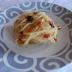 Foto di Spaghetti aglio, olio e pomodorini