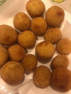 Una foto de Croquetas de coliflor y muzarella