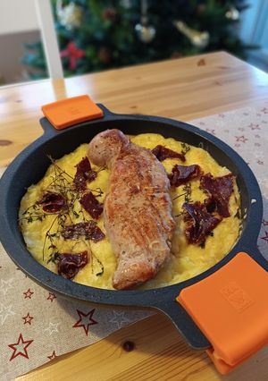 Una foto de Gratín de patata con solomillo de cerdo
