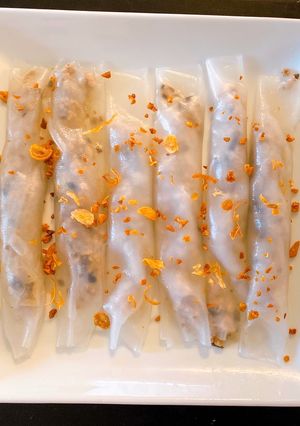 Hình của món Bánh tráng cuốn hấp nóng.