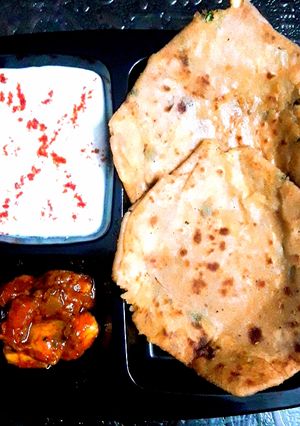 A picture of Aloo parathe.