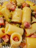 Mezzemaniche pancetta e piselli
