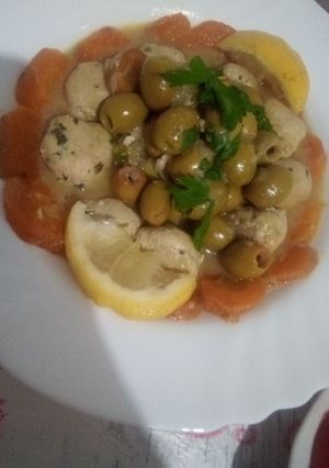 صورة لوصفة طاجين الزيتون بكريات الدجاج