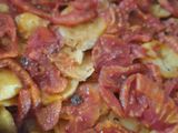 بطاطا بالبندورة واللحمة