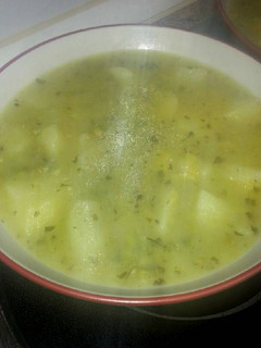 Una foto de Patatas guisadas en salsa verde