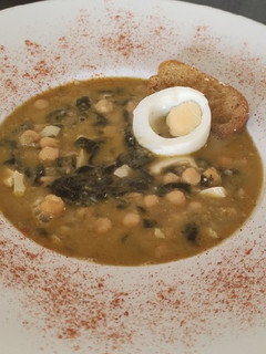 Una foto de Potaje de garbanzos y espinacas