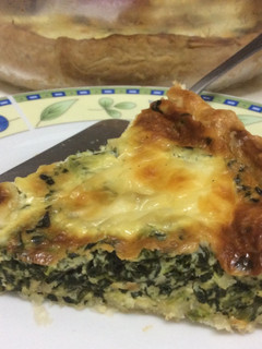 Una foto de Pastel hojaldrado de espinacas y mozzarella fresca