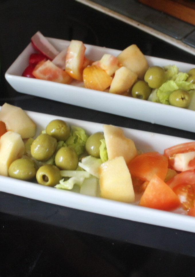 Una foto de Ensalada de rábanos y manzana con aceite de aguacate