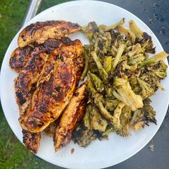 A picture of Lazy Girl Grilled Chicken & Broccoli.
