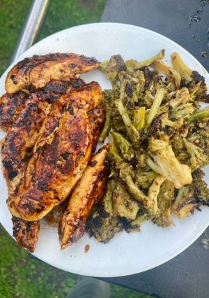 A picture of Lazy Girl Grilled Chicken & Broccoli.