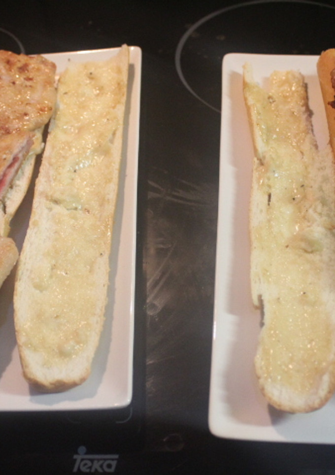 Una foto de Bocadillo de lomo con mayonesa y lechuga