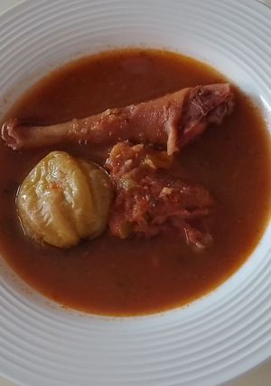 Une photo de Kedjenou de poulet(soupe de poulet)