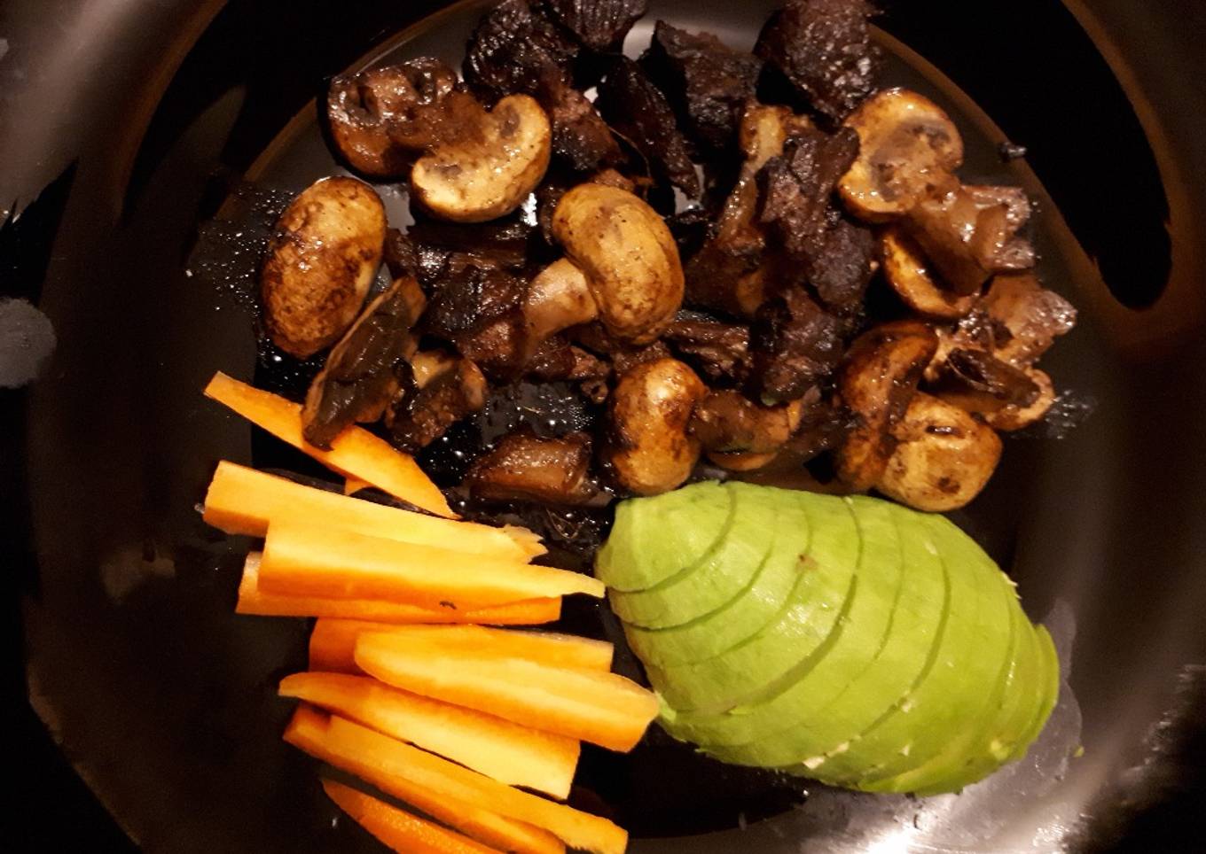 Beef and mushrooms stir fry