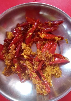 રાયતાં લાલ મરચા (Raita Red Marcha Recipe In Gujarati) રેસીપી મુખ્ય ફોટો