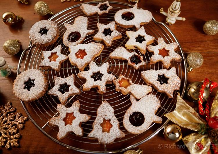 A révélé le secret de la recette Sablés de Noël à la confiture parfait