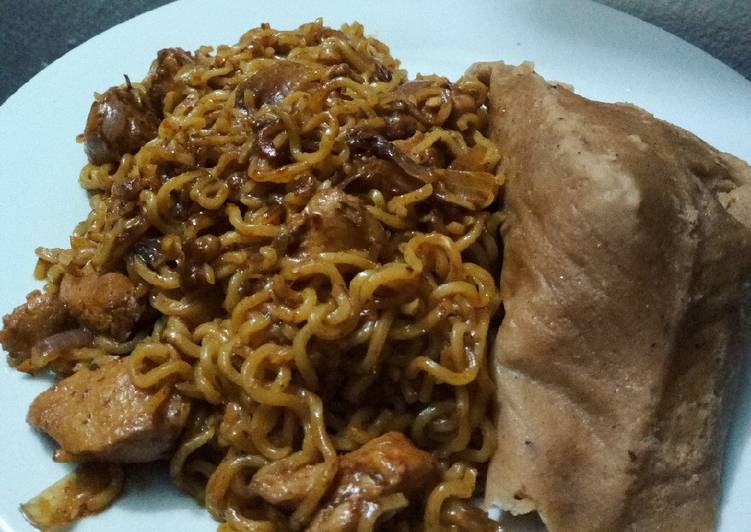 Stir fried noodles with moimoi