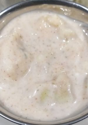 A picture of Dahi bhalle.