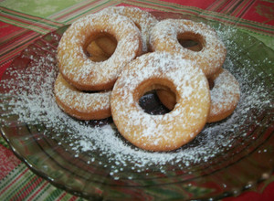 Una foto de Rosquitas con azúcar impalpable