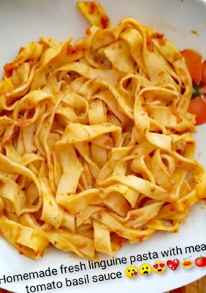 Vegetáriánus bolognai házi készítésű linguine-vel recept fotója