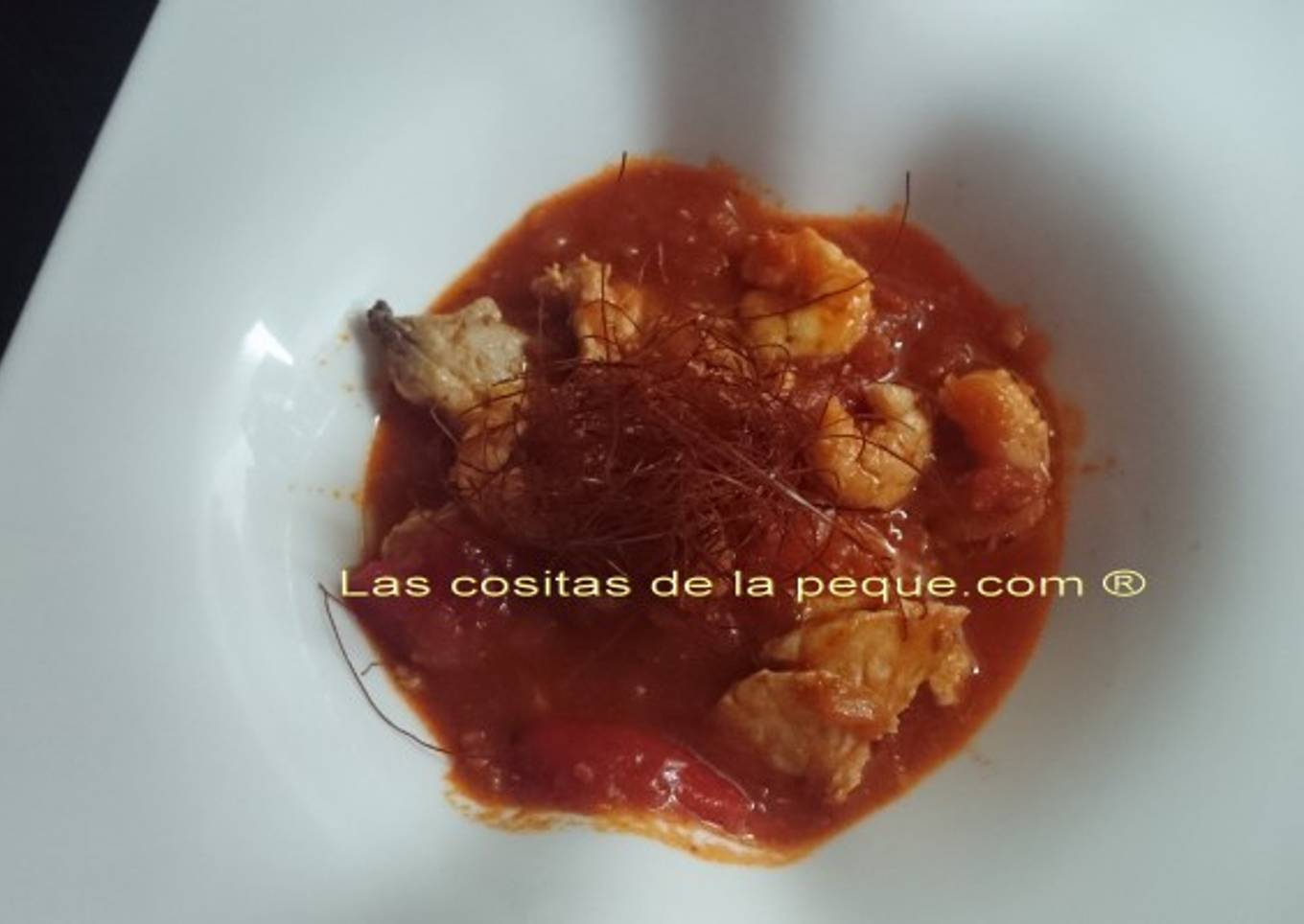 Bonito con langostinos en salsa vizcaina (thermomix)