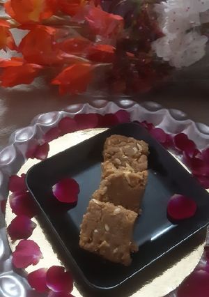 A picture of Whole wheat flour burfi.