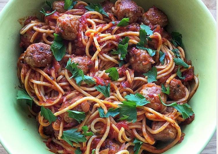 Pasta and meat balls