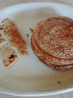 Una foto de Tortitas de avena, plátano y pera - BLW - Thermomix