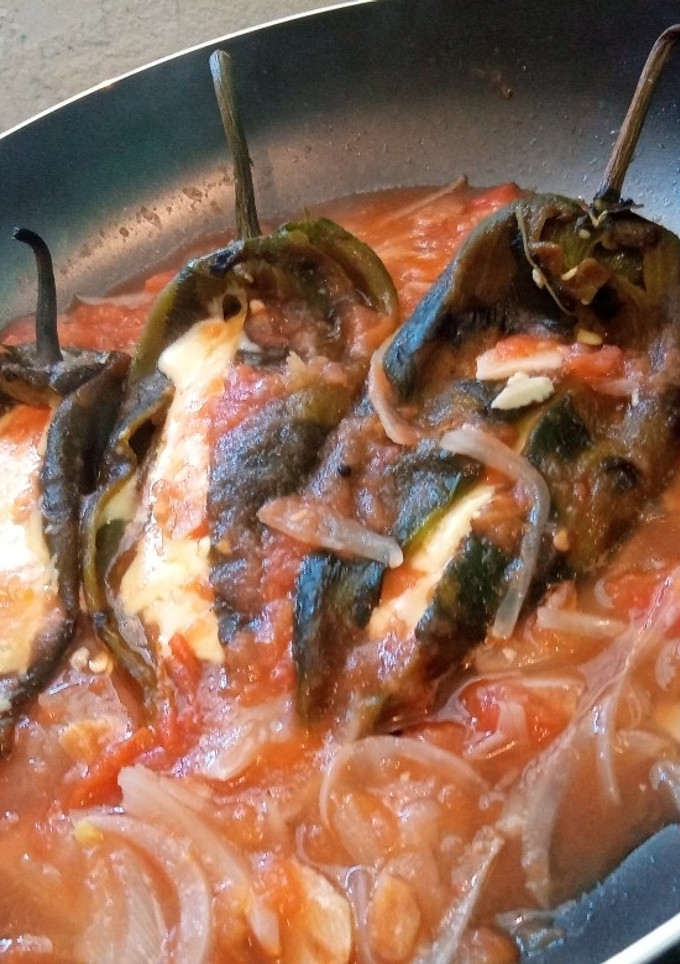 Una foto de Chilitos rellenos ❤️