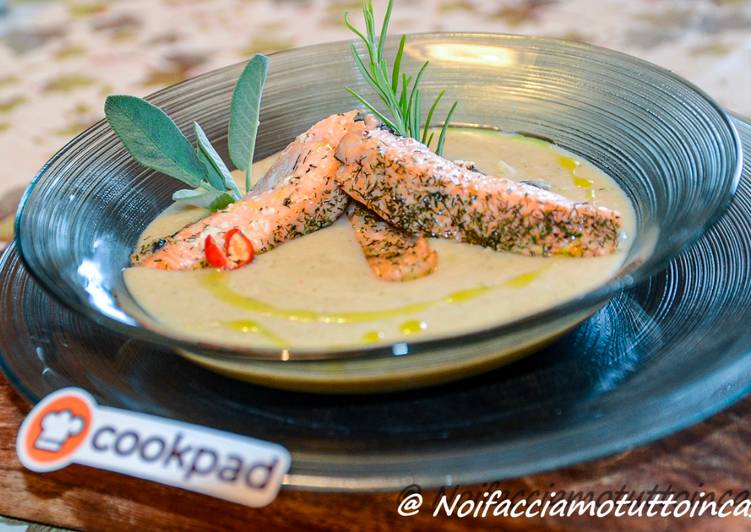 Trancetti di salmone agli aromi su vellutata di fagioli cannellini