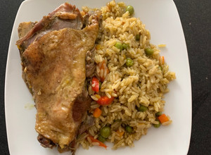 Una foto de Arroz con pato