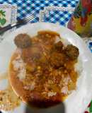Albóndigas de carne con salsa