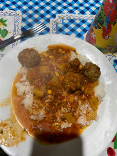 Una foto de Albóndigas de carne con salsa