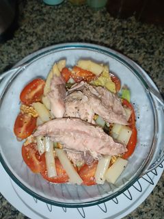 Una foto de Ensalada de Espárragos blancos, tomatitos cherry y nueces