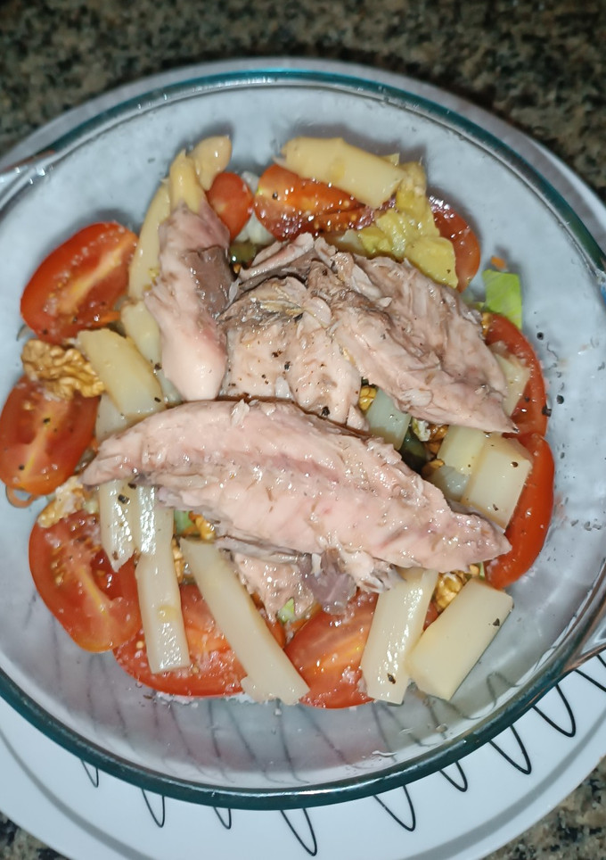Una foto de Ensalada de Espárragos blancos, tomatitos cherry y nueces