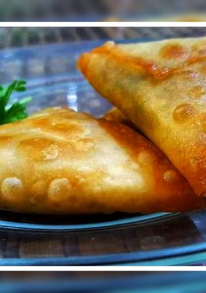 A picture of Beef qeema samosa.