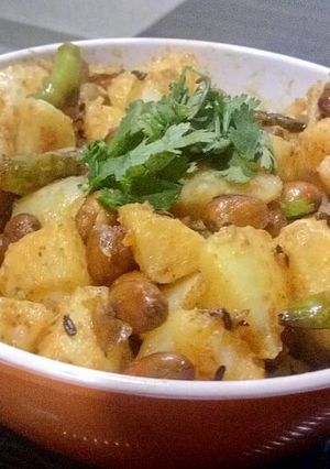 पीनट्स आलू (PeaNuts potato recipe in hindi) रेसिपी मुख्य फोटो