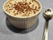 Una foto de mousse de chocolate