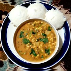 A picture of Sprouted Moong dal kurma/Moong sprouts curry.