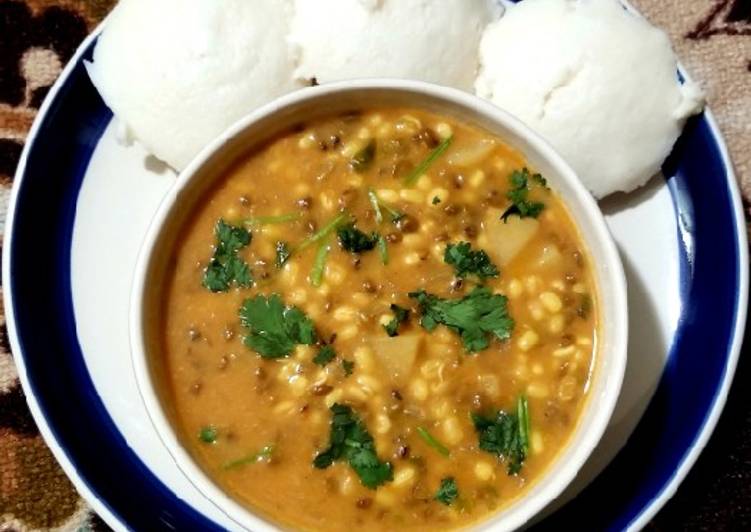 7 Easy Ways To Make Sprouted Moong dal kurma/Moong sprouts curry