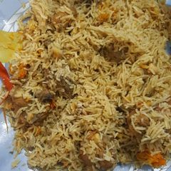 A picture of Chicken pulao.