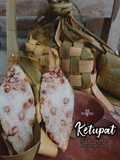 Ketupat Isi Beras dan Kacang Tolo
