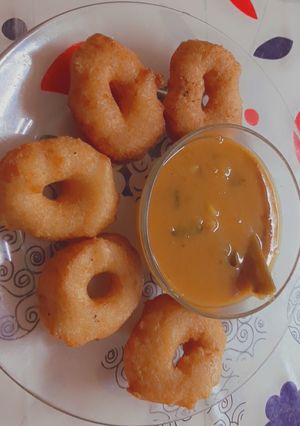A picture of SouthIndian Flavour Meduvada and Sambhar.