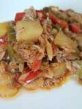 Masas de cangrejo en salsa con papas