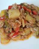 Masas de cangrejo en salsa con papas
