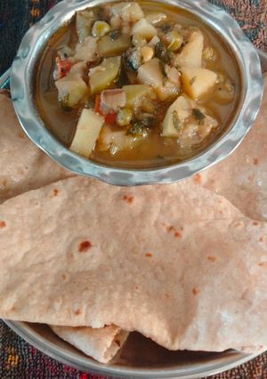 દૂધી નું મિકસ શાક (Dudhi Mix Shak Recipe in Gujarati) રેસીપી મુખ્ય ફોટો