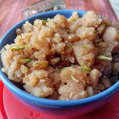 A picture of Makhandi Halwa.